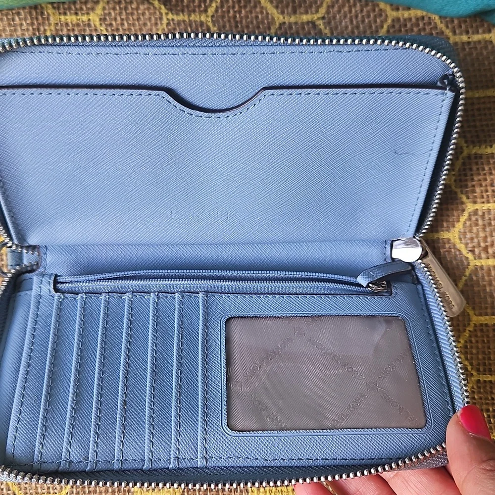 Michael Kors Pale Blue Jet Set Wallet - Picture 6 of 7